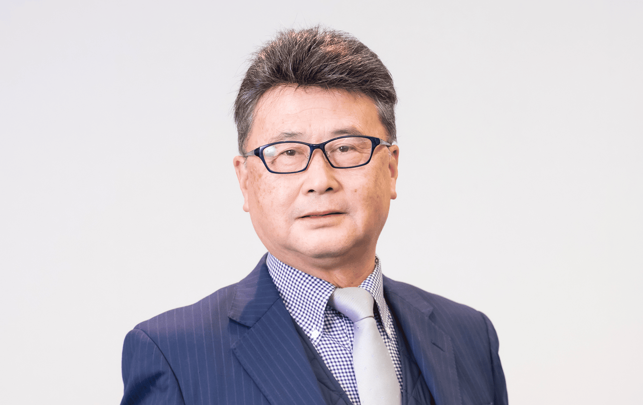 株式会社三光白衣代表 臂 幸宏氏 | 社長の履歴書｜経営者の起業